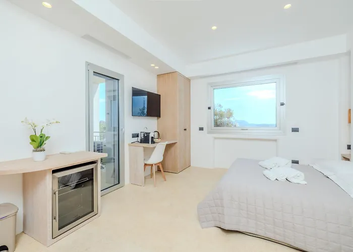 Antares Rooms And Suites