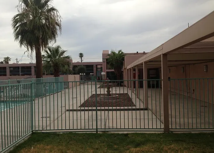 Family Hotel: America'S Best Value Inn - Yuma