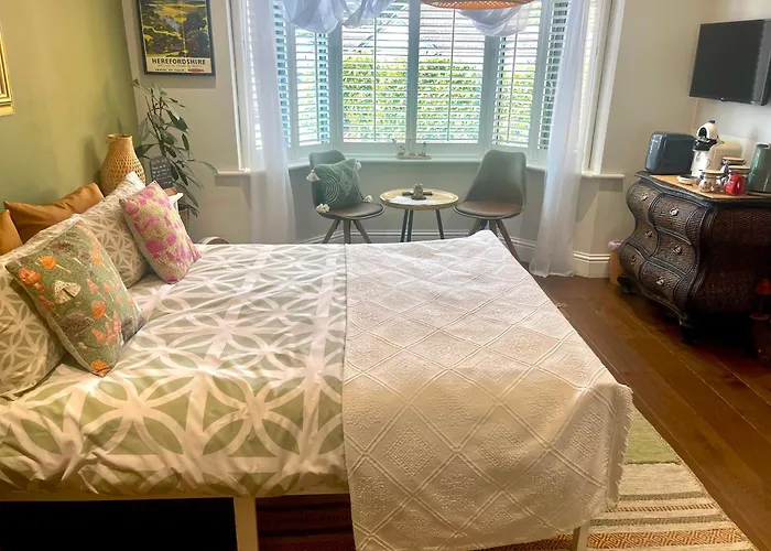 Bed and Breakfast Mush-Room