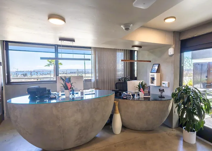 City24 Condo Hotel Little Italy Mission Hills