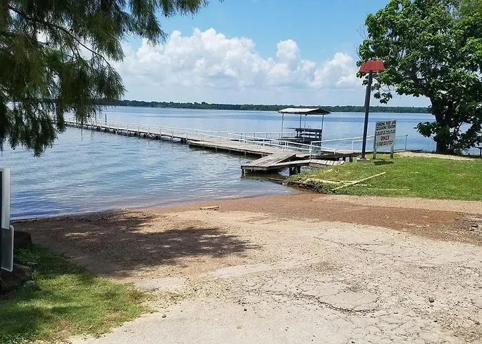 Minnow Bucket Marina Red Arrow Inn And Suites
