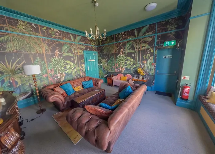 The Sheldon B&B - Free Private Parking