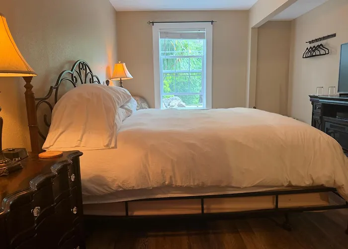 Inn At Harbour Village