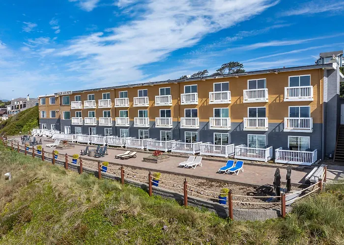 Sailor Jack Oceanfront Motel