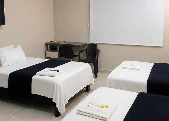 Hotel Doral Inn