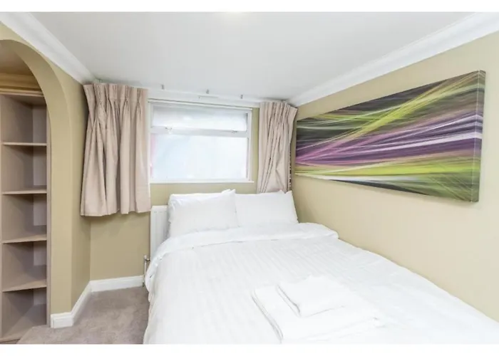 Heathrow Slough Hotel & Suites