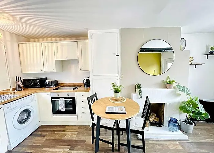 Laburnum Cottage No.3