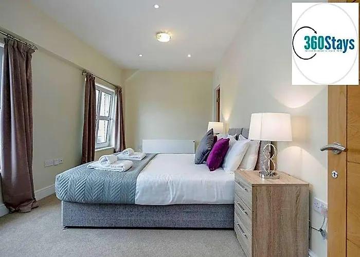 2 Bedroom Apt. 03 + Parking In Maidenhead