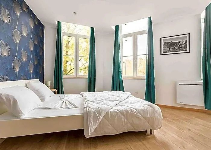 Large Maison - 5 Chambres- 2 Sdb- Proche Lille