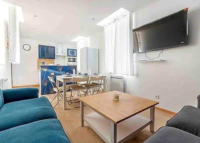 Large Maison - 5 Chambres- 2 Sdb- Proche Lille