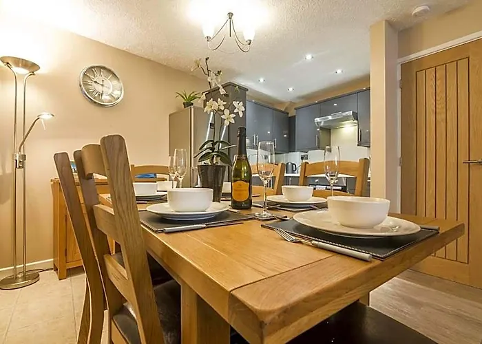 Harry'S - 2 Bedroom Holiday Home - Tenby