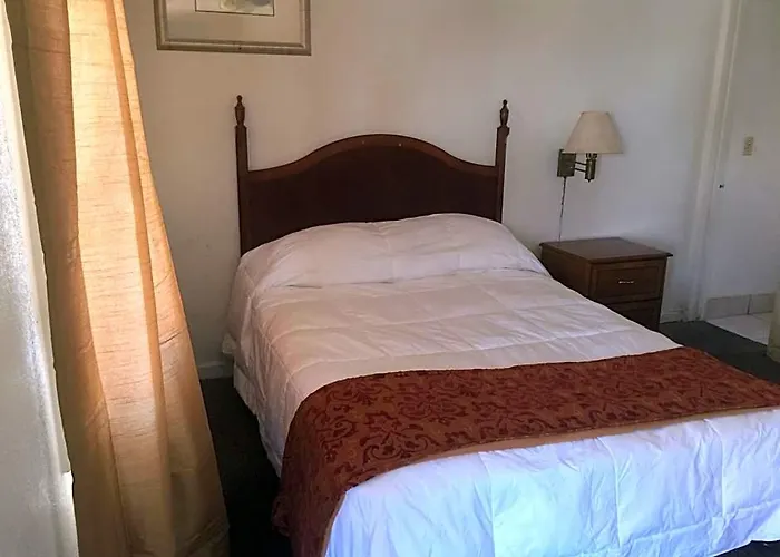 Frontier Motel
