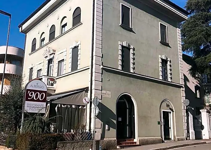  900