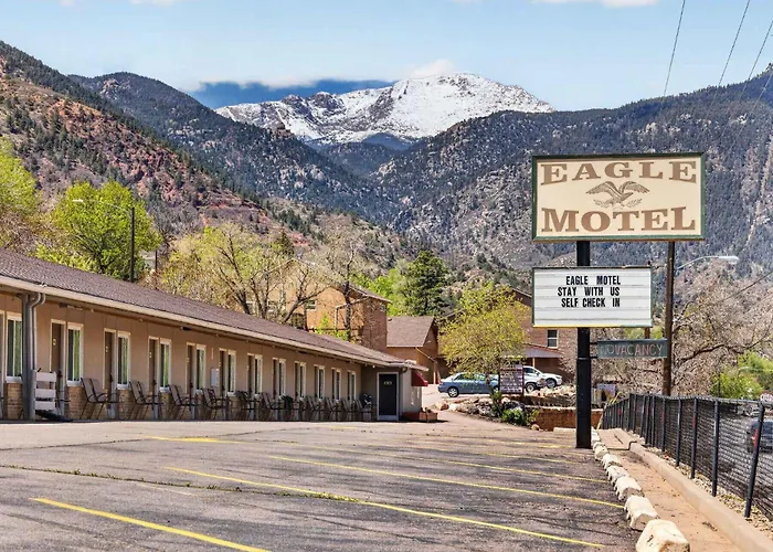 Eagle Motel Suite 121