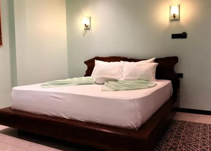 Abbi Holiday - Jaffna Hotel