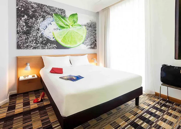 3 star hotels Ibis Styles Napoli Garibaldi