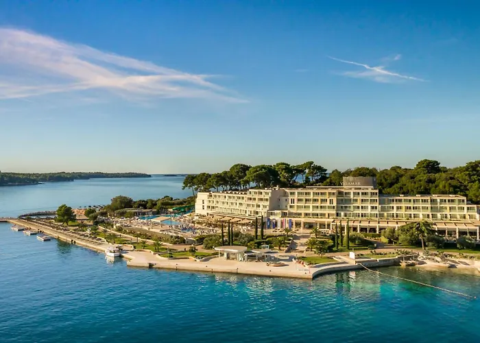 Isabella Island Hotel & Villas