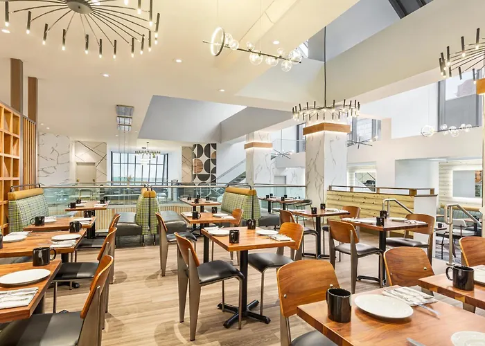 Hotel suites Crowne Plaza Seattle Newly Renovated With No Resort Fee