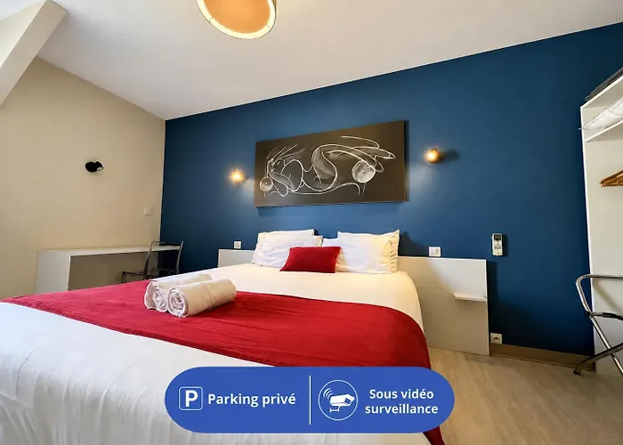 Brit Hotel Du Parc Niort Centre-Parking Gratuit