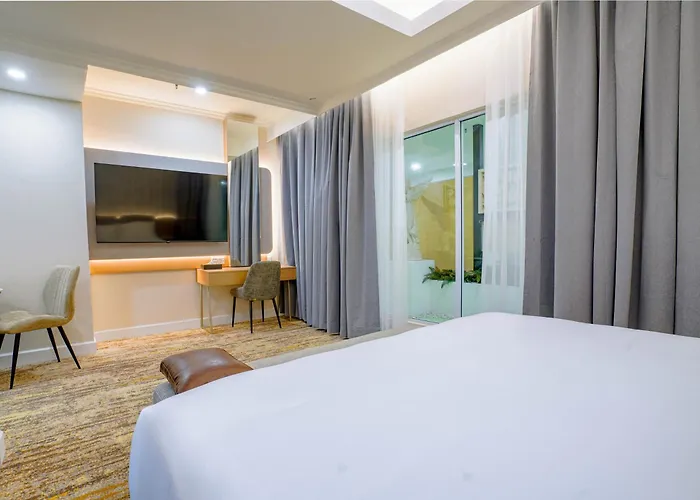 Harmoni One Convention And Service Apartments
