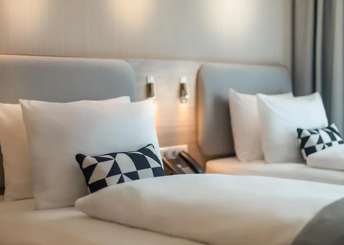 Holiday Inn Express - By Ihg