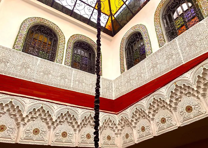 Riad Kamal de luxe avec jacuzzi et trois piscines au cœur de Marrakech