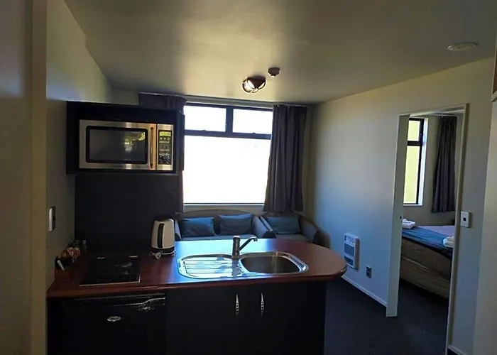 Airport Motel