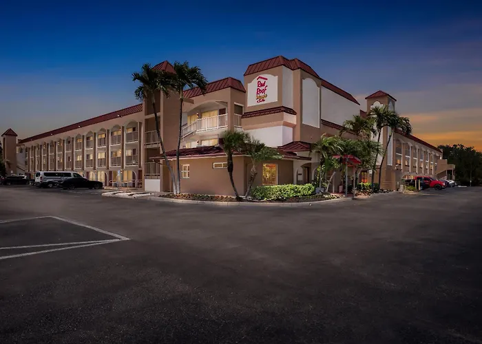Hotel mit Whirlpool Red Roof Inn Plus+ & Suites Naples Downtown-5Th Ave S