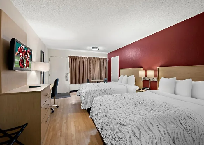 Hotel mit Whirlpool Red Roof Inn Plus+ & Suites Naples Downtown-5Th Ave S