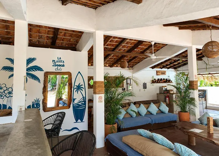 Hotels with pool La Playita Beach House