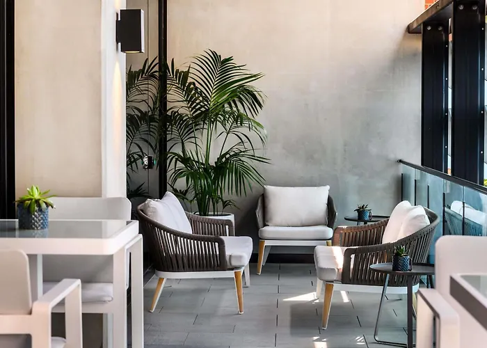 5 star hotels Novotel Melbourne Central