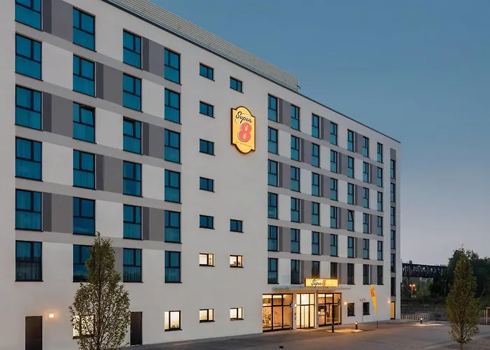 Super 8 by Wyndham Oberhausen am Centro