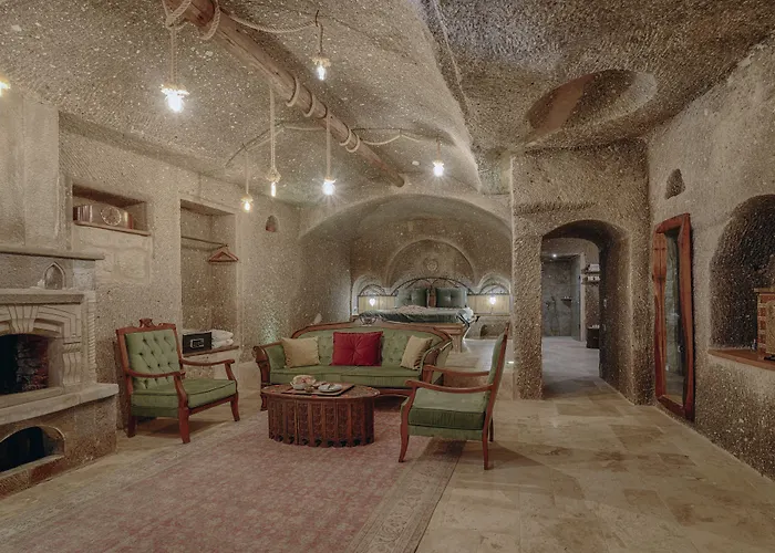 Hera Cave Suites