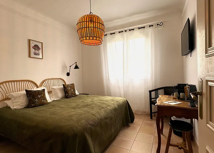 Hotel Les Flots Bleus