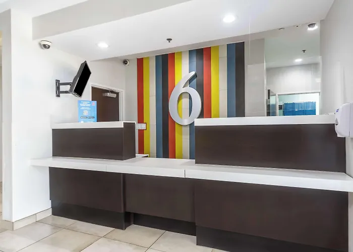 Resorts Guide Motel 6-Laredo, Tx - Airport