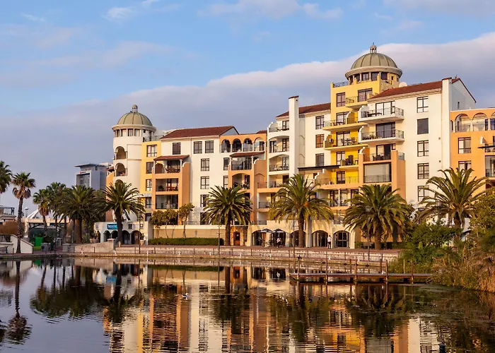 Island Club & Apartments