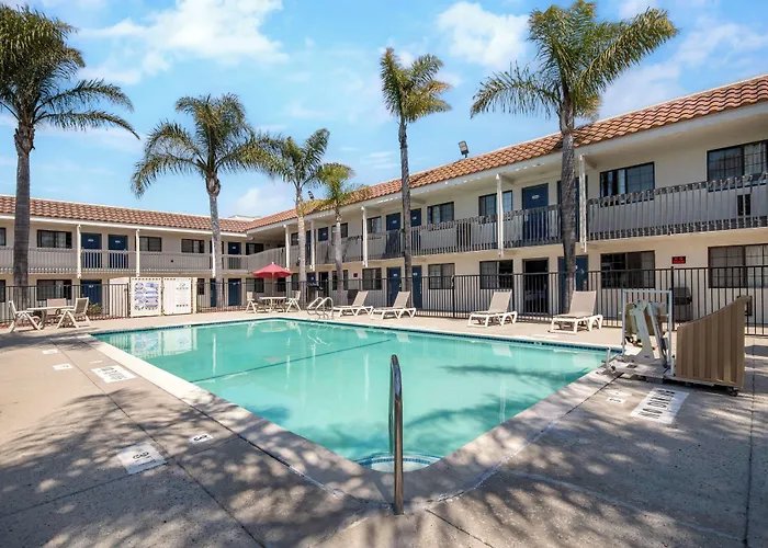Motel 6-, Ca