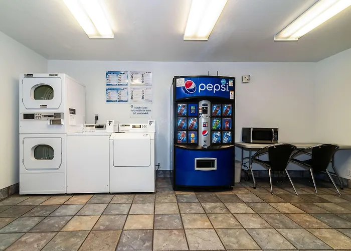 Motel 6-, Ca - East - Palm Canyon