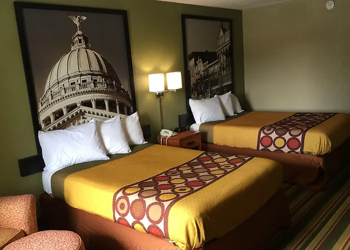 Super 8 By Wyndham Meridian