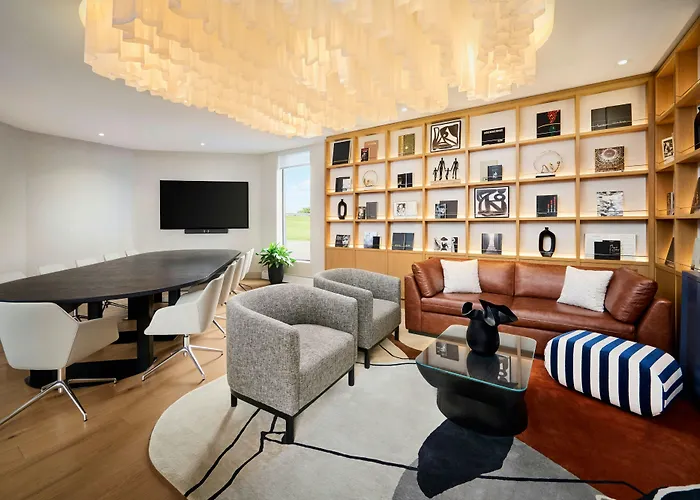 Hilton Montreal/