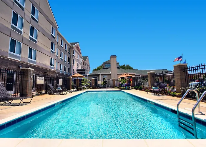 Hotels with pool Hilton Garden Inn Annapolis