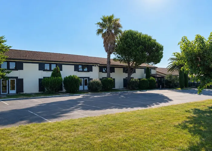 Brit Hotel Plaisance A9/A61