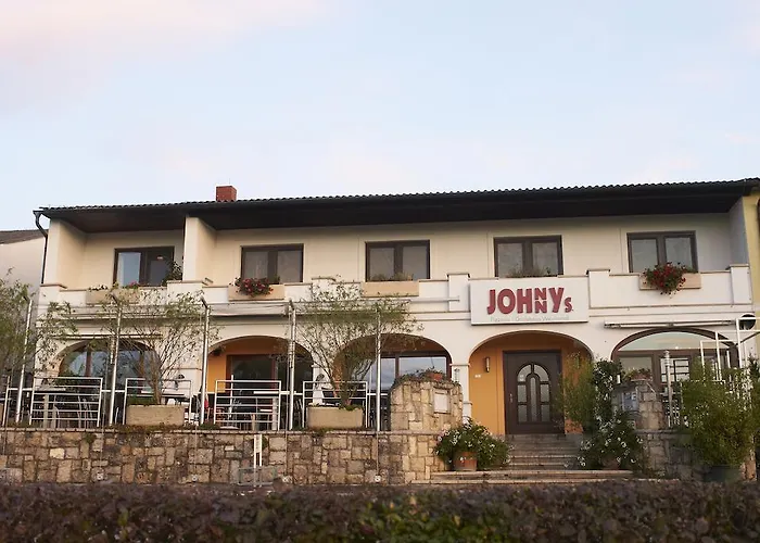 Gästehaus Weinhandl&Johnnys Pizzeria