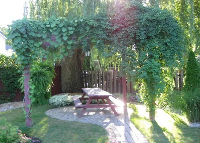 Hotel: Canterbury Inn