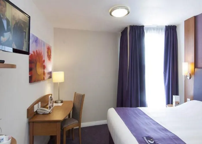 Premier Inn Glasgow East Kilbride Central