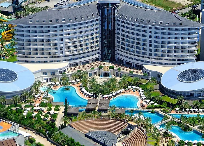 Family Hotel: Royal Wings Hotel