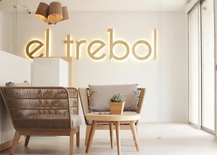 Hotel de 4 estrellas: El Trebol Bar & Hotel Only Adults