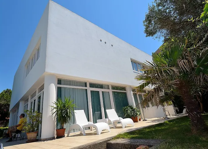  Villa Paradiso