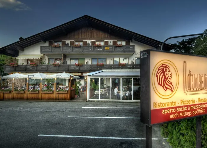 Hotel con tennis: Pension Gasthof Loewen