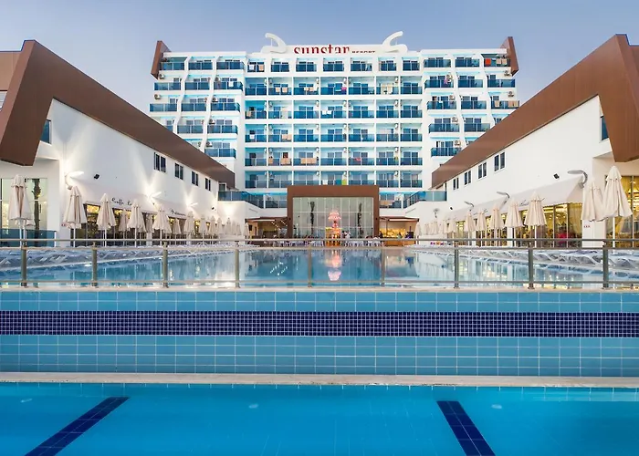 Pet Friendly hotel: Sun Star Resort Hotel